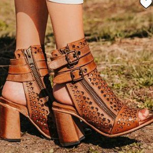 FREEBBIRD TERESA  - TAN Size 6